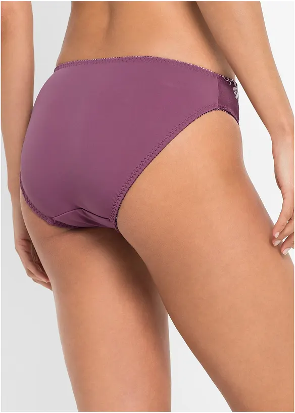 Slips avec de jolies broderies, bonprix