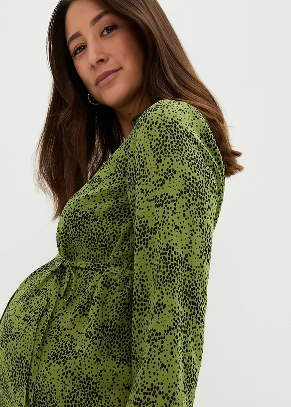 Robe en crêpe avec empiècement smocké, bonprix