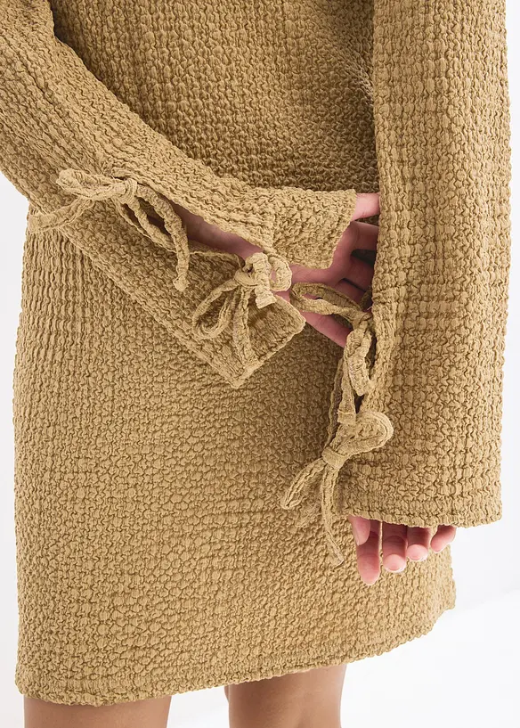 Robe courte en crêpe texturé, bonprix