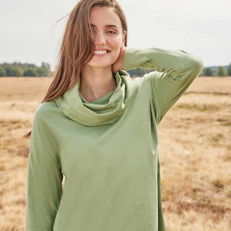 Femme - T-shirt manches longues en coton durable avec col roulé ample - vert pin