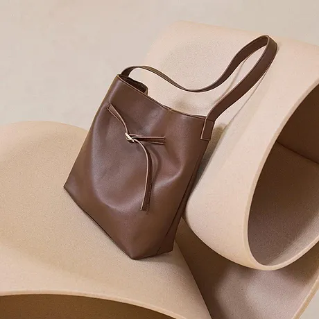 Femme - Sac à main XL avec boucle - marron