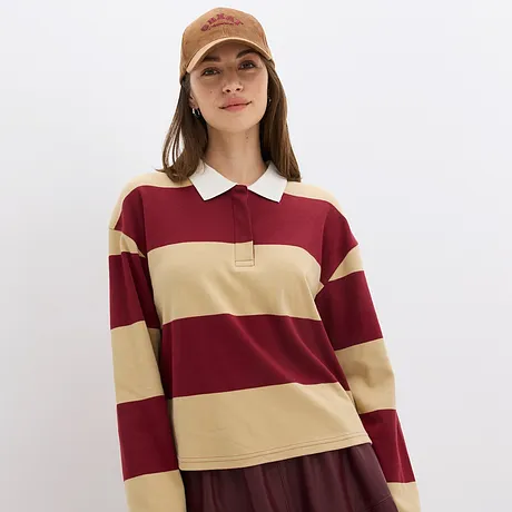 Pull rayé bordeaux et beige.