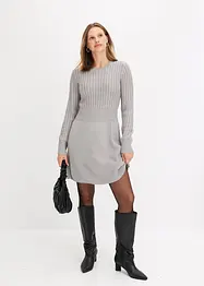 Robe évasée en fine maille et maille torsadée, bonprix