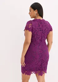 Robe en dentelle avec application en crochet sur l’encolure, bonprix