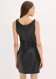 Robe courte enduite encolure Bardot, bonprix