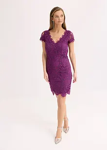 Robe en dentelle avec application en crochet sur l'encolure, bonprix