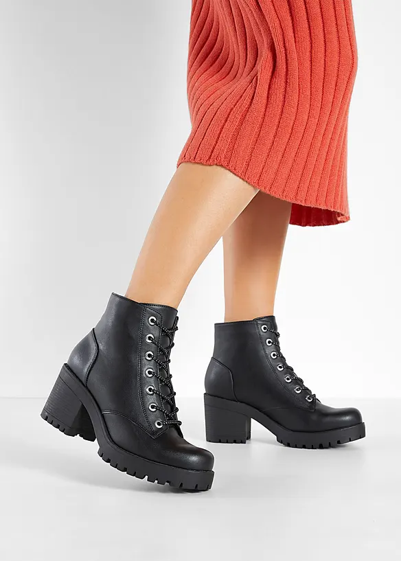 Boots à lacets, bonprix