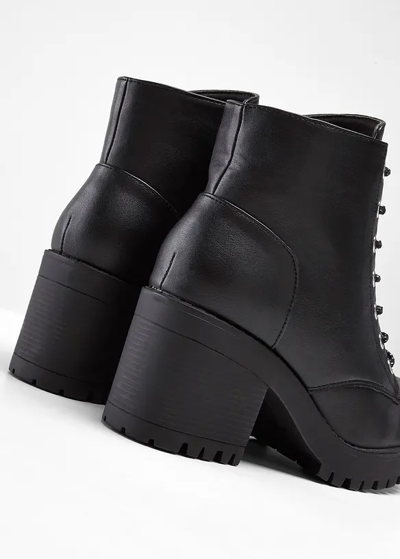 Boots à lacets, bonprix