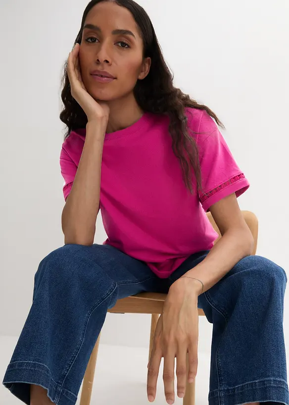 T-shirt avec finition dentelle aux manches, bonprix