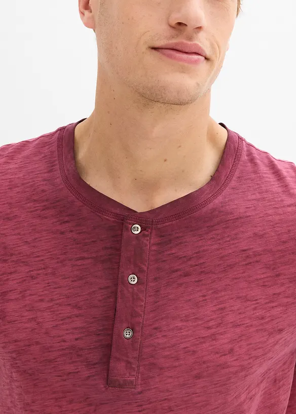 T-shirt col tunisien 100% coton, aspect délavé, bonprix