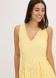 Robe en dentelle avec empiècement au crochet, bonprix